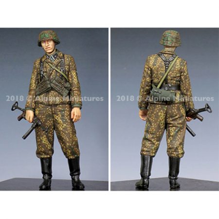 alpine miniatures 35245 WSS Grenadier MP 40 Kit en resina para montar y pintar. El kit incluye 2 cabezas. Representa a un granadero de las Waffen SS con el subfusil MP 40 en el periodo de 1944-1945. Escultor: Taesung Harmms Boxart: Toshihiro Sano