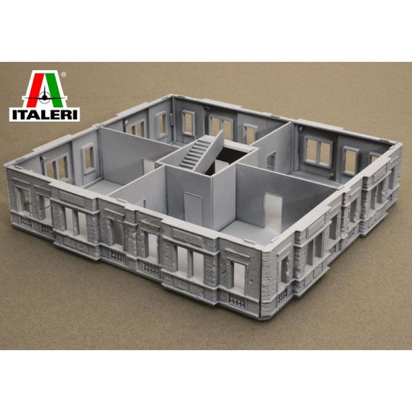 italeri 6089 Berlin House Extension 1/72 Kit en plástico para montar y pintar . El complemento ideal para dar más altura al Berlin House de Italeri.